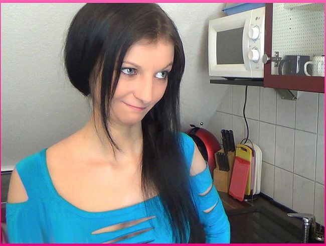 Laila-Banx's Porno Video: Verdorben!!! Mit dem Nachbarsjungen rumgebu*st...